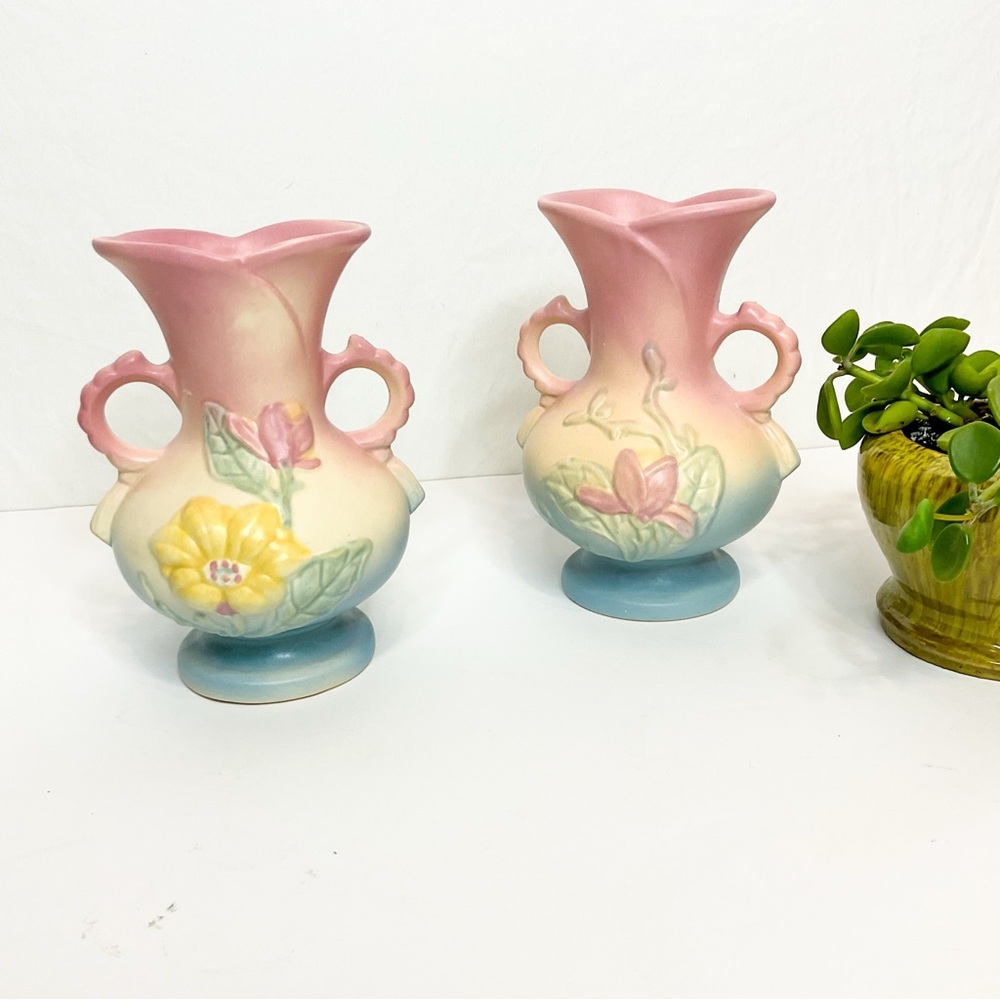 HULL Magnolia Vintage Ceramic Vases – Pink Blue Cream Gradient Art Deco Pair